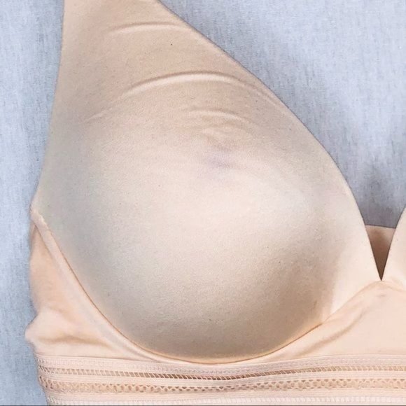 Fine Lines Supersoft Convertible Wireless Bra - Picture 2 of 14